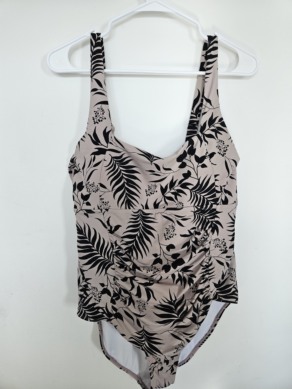 Tropical Leaf Print One Piece Swimsuit Ruched Tummy Control Tan Black🔥